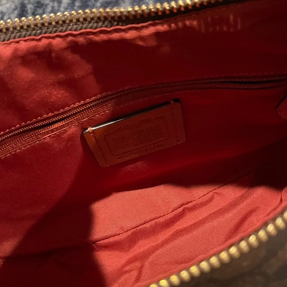 ❤️🌸🤎Coach Monogram Crossbody Bag❤️🌸🤎 - Picture 9 of 12